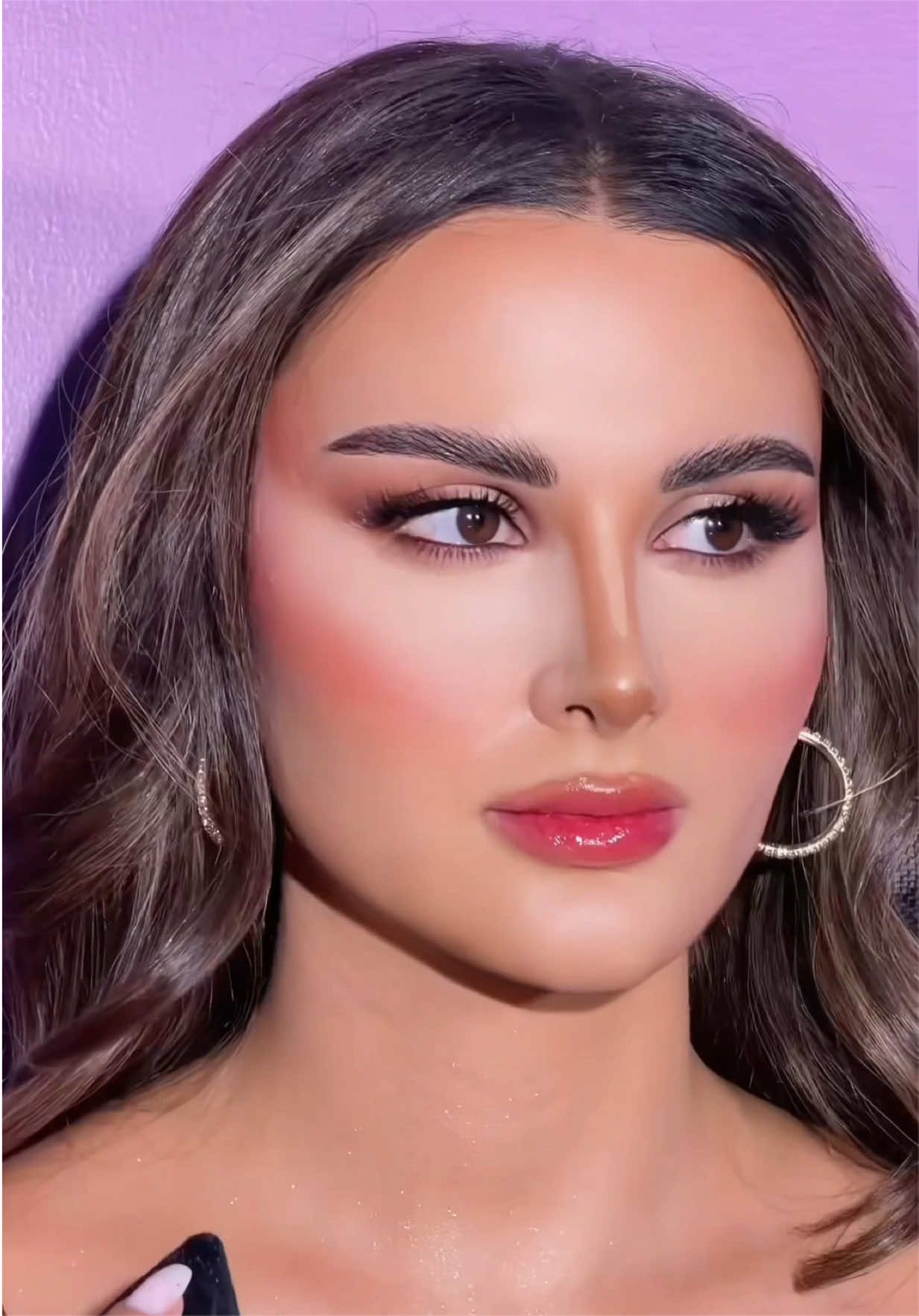 برايمر عيون، هايلايتر جسم، كونتور ستيك، قلم حواجب